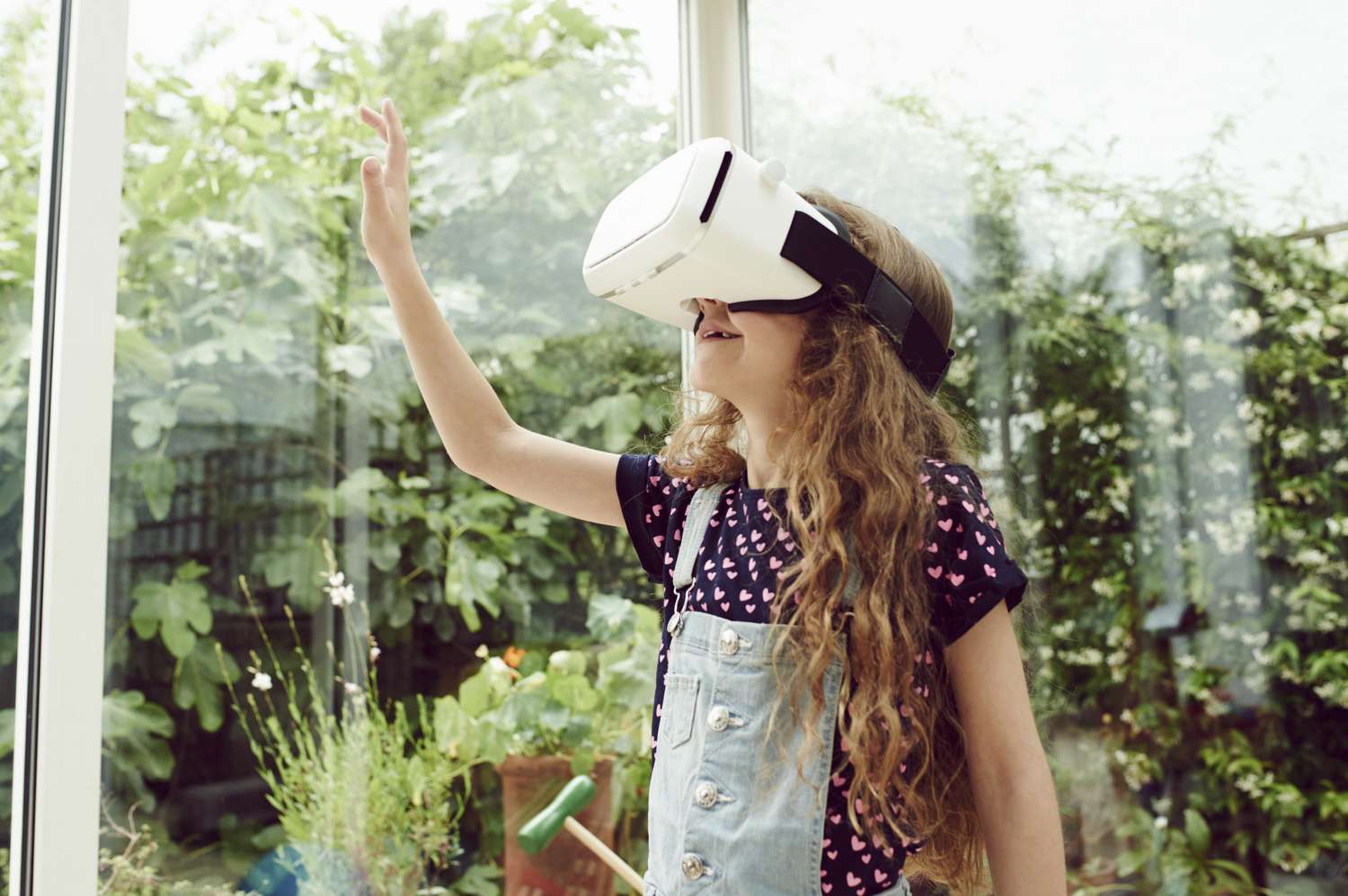 Read more about the article Why You Ought to Be Cautious Of Your Youngsters Utilizing Digital Actuality